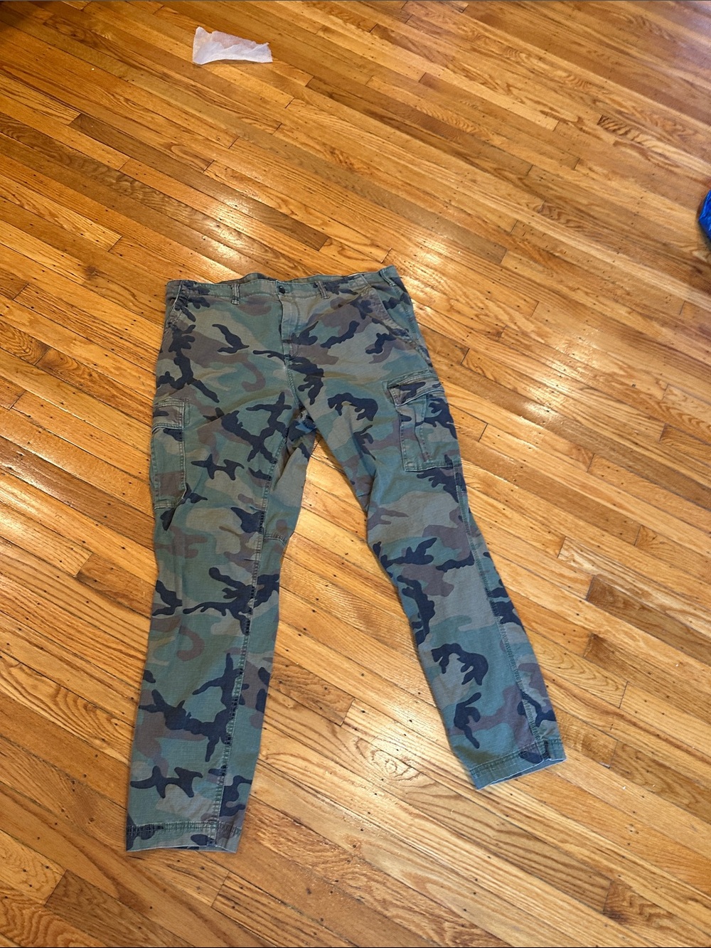 GAP Slim Taper Khaki Cargo Pants in Olive Camouflage